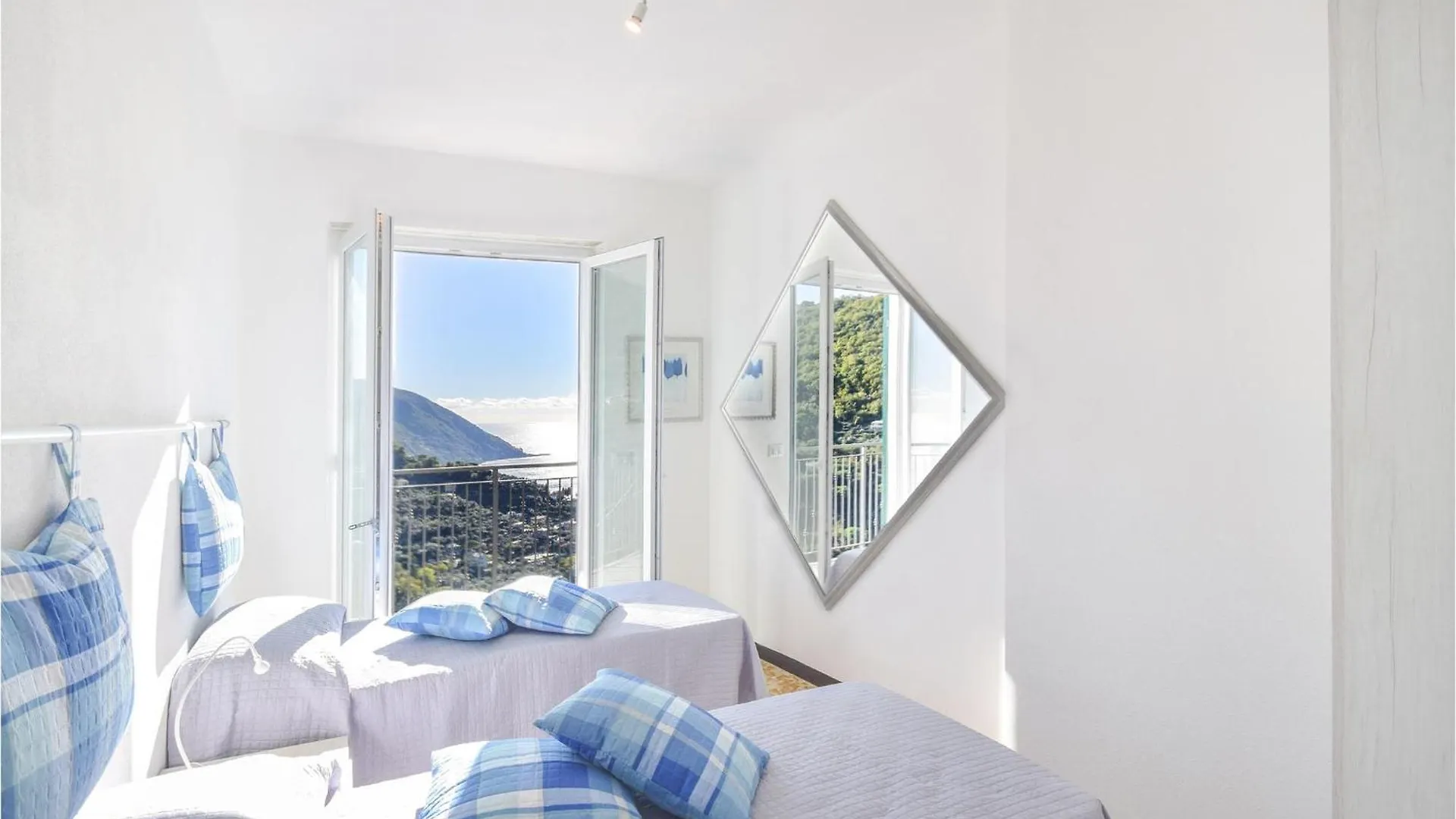 2 Bedroom Pet Friendly Apartment In Recco Italy