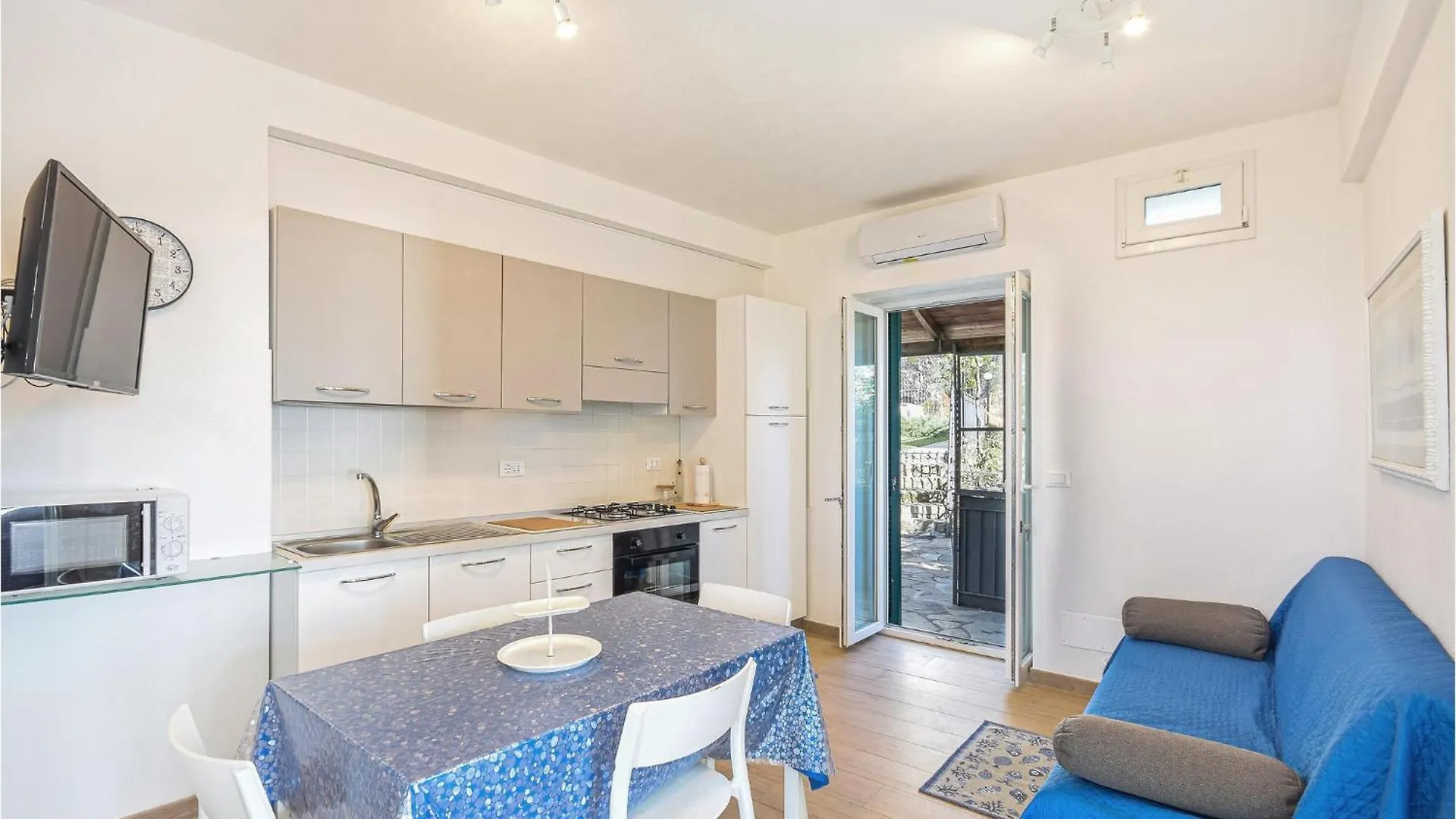 2 Bedroom Pet Friendly Apartment In Recco