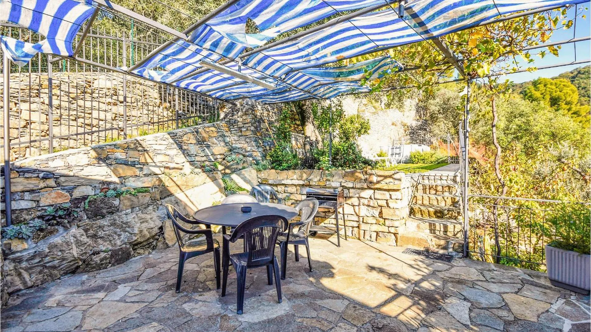 2 Bedroom Pet Friendly Apartment In Recco