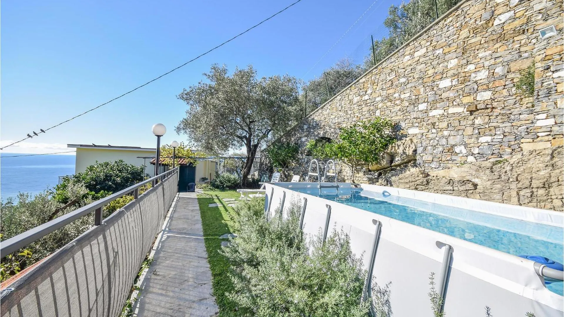 2 Bedroom Pet Friendly Apartment In Recco
