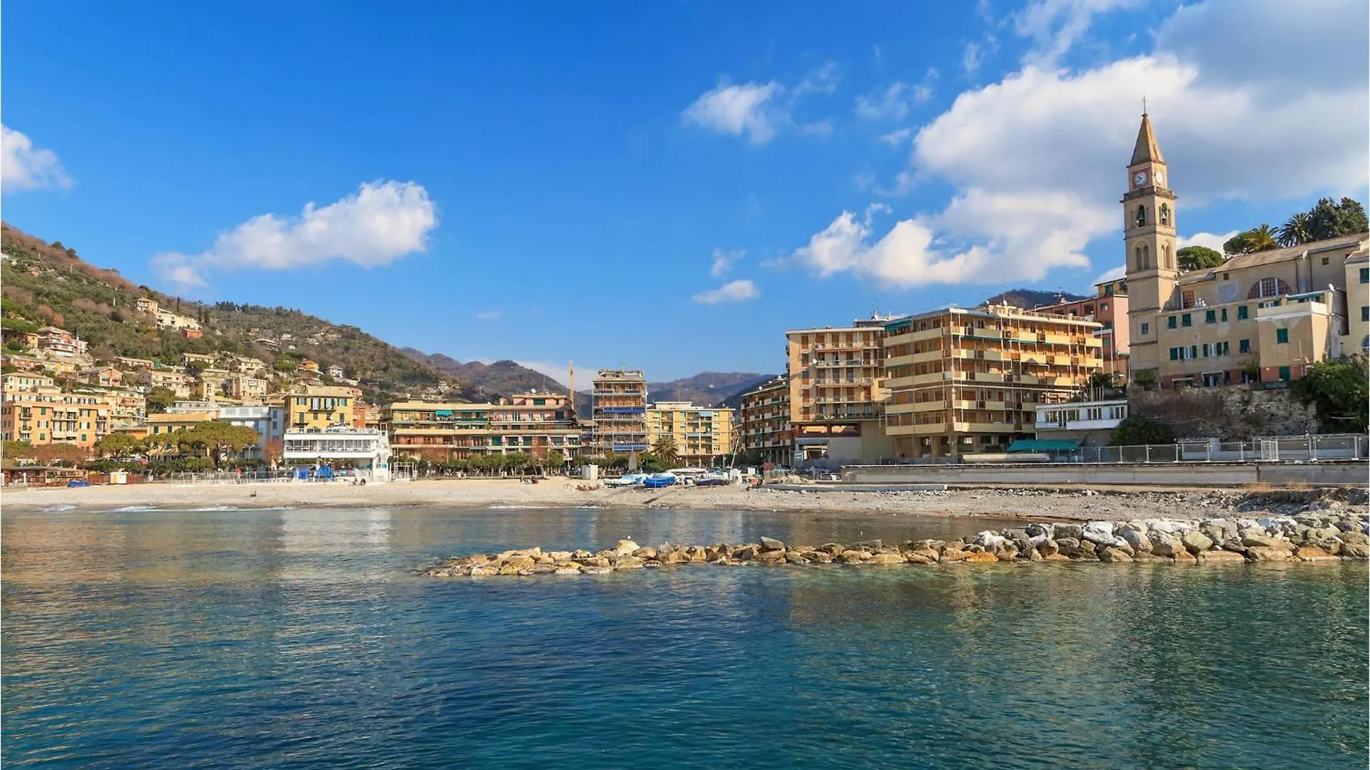 2 Bedroom Pet Friendly Apartment In Recco 0*,
